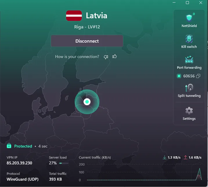 Окно приложения «Proton VPN»: подключено к Латвии, под названием «Riga – LV#12», протокол «WireGuard (UDP)», загрузка сервера 27 %. Отметки «Smart routing» («умная маршрутизация») нет.
